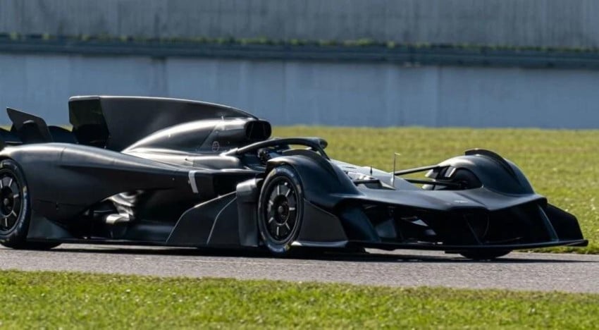 Aston Martin Batmobile Menggila